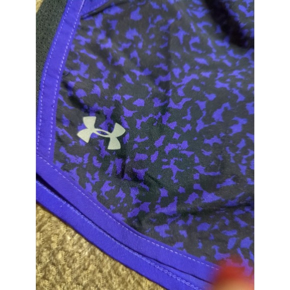 Ladies Under Armour Lined Shorts. - Picture 2 of 6